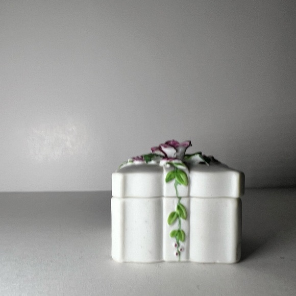 VTG Hand Painted Lefton China Ceramic Floral Gift Trinket Box 02486 - Picture 10 of 14